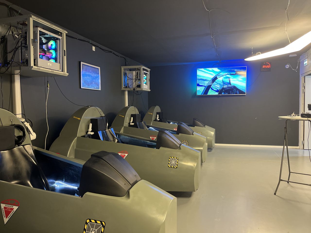 Salle des simulateurs Mirage 2000 chez Team Square